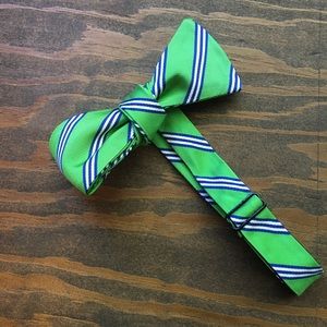 Adjustable bow tie